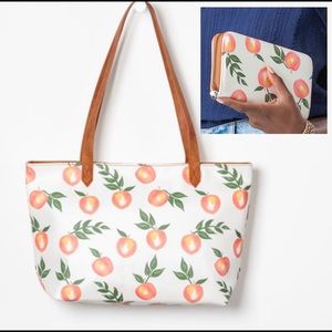 NWT Thirty One Peach Pebble Wallet & Bag